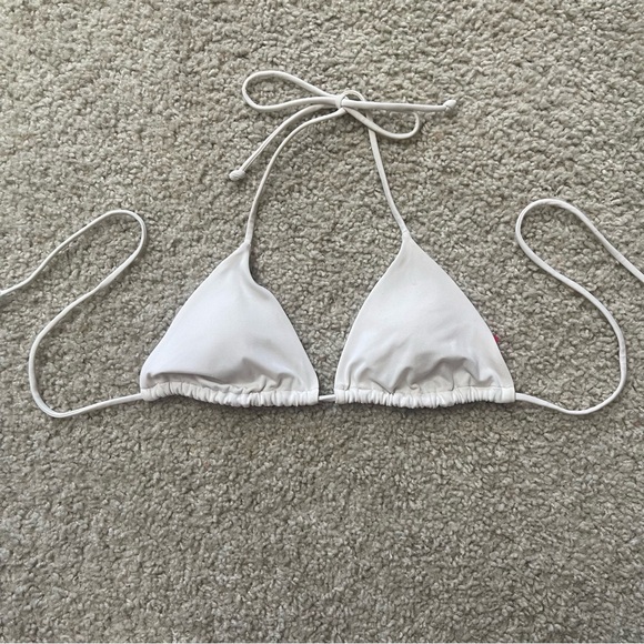 Victoria’s Secret White Triangle Bikini Top Small - Picture 1 of 4